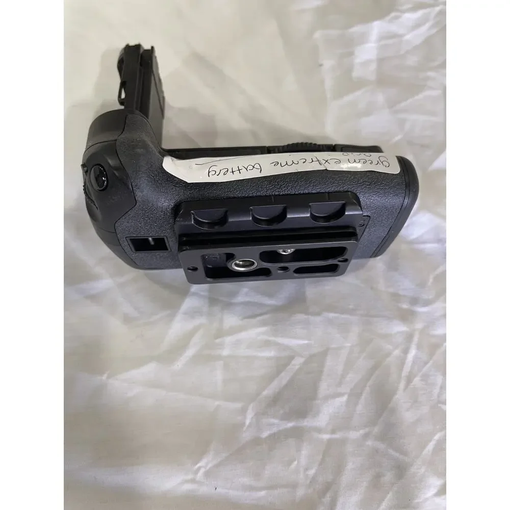 Green Extreme Battery Grip GXBGE20 for Canon EOS 5D Mark IV BG-E20